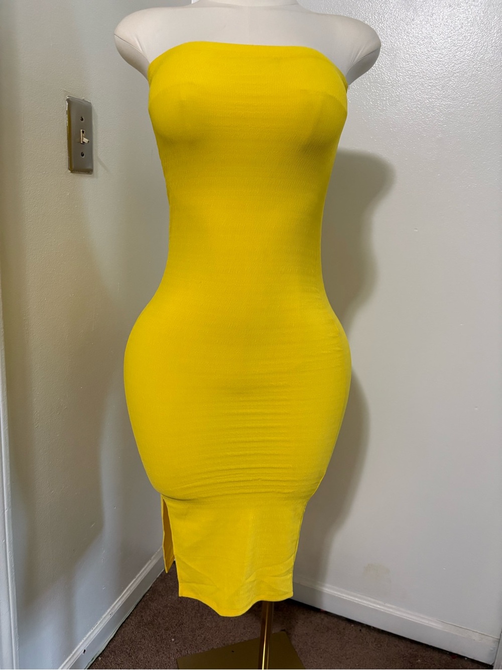 Heart & Hips Strapless Bodycon Midi Dress in Yellow NWOT Small